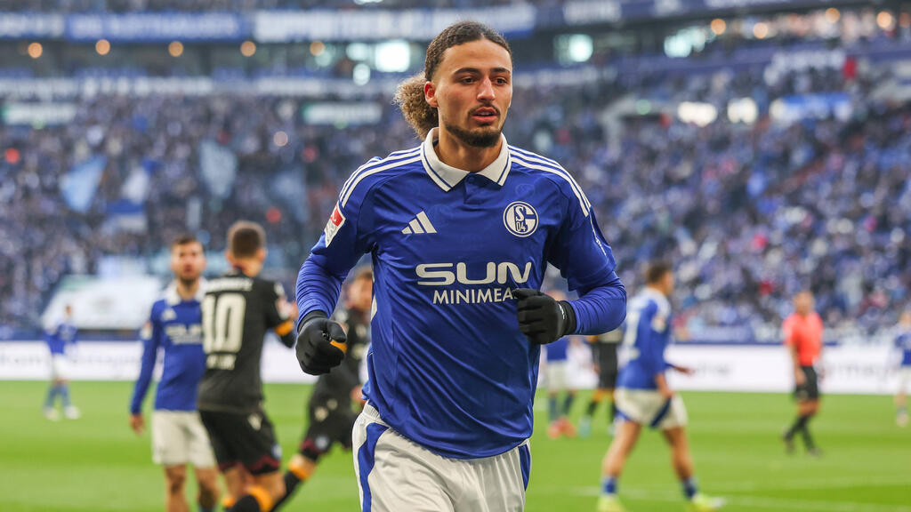 Wechselt Taylan Bulut vom FC Schalke 04 zum VfB Stuttgart? Wechselt Taylan Bulut vom FC Schalke 04 zum VfB Stuttgart?