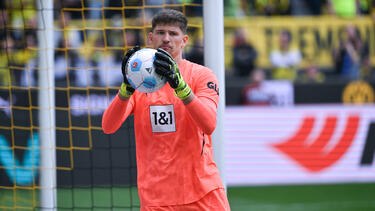 Bleibt Gregor Kobel dem BVB erhalten?
