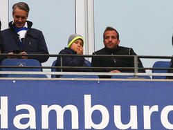 Rafael van der Vaart war mit seinem Sohn zu Gast im Hamburger Volksparkstadion