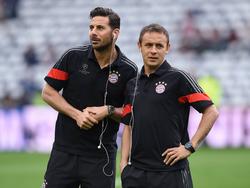 Claudio Pizarro (l.) und Rafinha kickten letzten Jahr noch zusammen in München