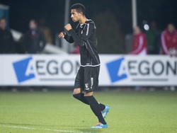 Marcel Appiah van NEC Nijmegen heeft een penalty gemaakt in de gewonnen strafschoppenserie tegen Ajax. (23-09-2014)