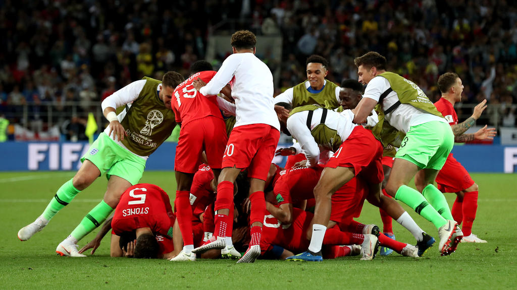 Die Engländer bejubeln ihren Sieg über Kolumbien
