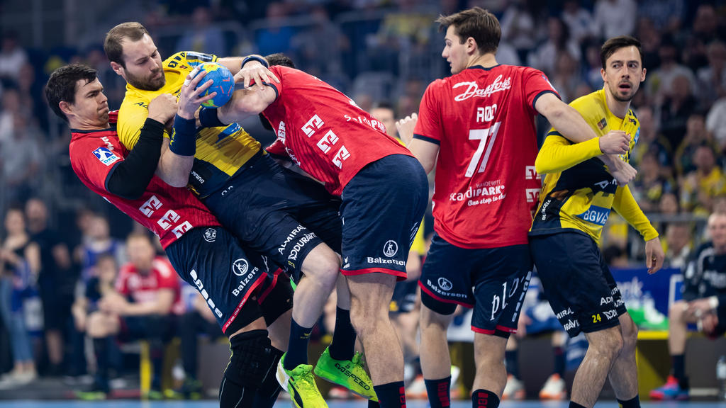 Nach 60 umkämpften Minuten siegte der Titelverteidiger Flensburg in Mannheim Nach 60 umkämpften Minuten siegte der Titelverteidiger Flensburg in Mannheim