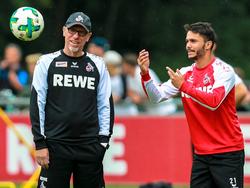 Kölns Trainer Peter Stöger (l.) und Leonardo Bittencourt