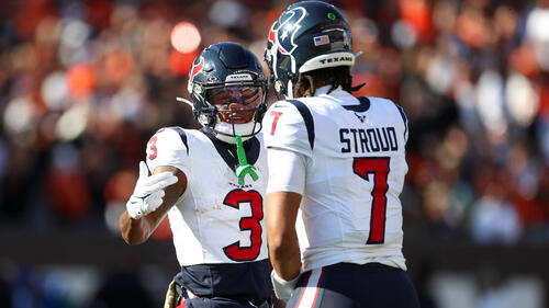 Tank Dell (l.) und C.J. Stroud wollen die Houston Texans erneut in die NFL-Playoffs führen