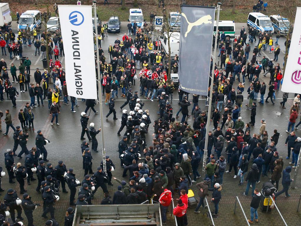 Dortmunder Anhänger wurden ausgeraubt