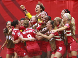 Kanadas Fußball-Ladies feiern bei der WM 2015 den Einzug ins Viertelfinale