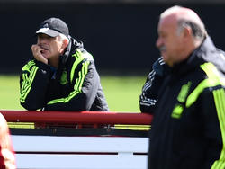 Villar (izq.) y Del Bosque en un entrenamiento de la Roja. (Foto: Getty)