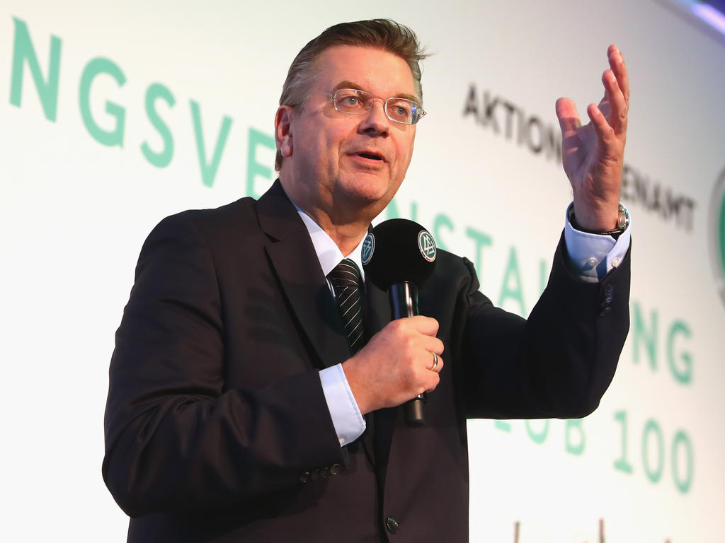 Reinhard Grindel denkt über eine EM 2024 in Deutschland nach Reinhard Grindel denkt über eine EM 2024 in Deutschland nach