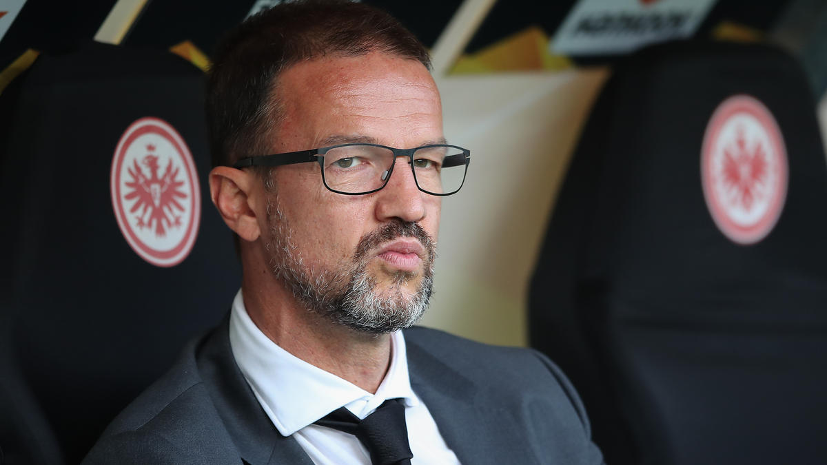 Fredi Bobic spricht über die Transfers von Eintracht Frankfurt Fredi Bobic spricht über die Transfers von Eintracht Frankfurt