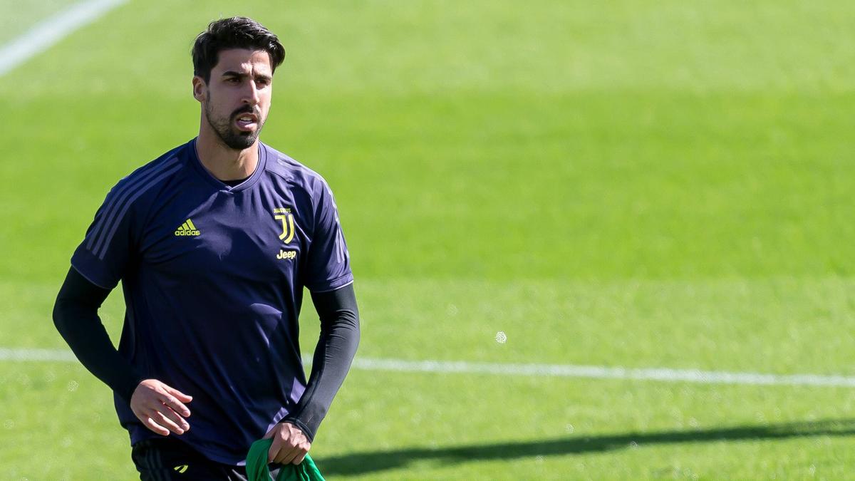 Sami Khedira nach Knie-OP wieder im Mannschaftstraining Sami Khedira nach Knie-OP wieder im Mannschaftstraining