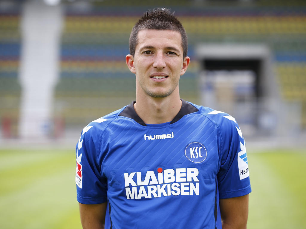Micanski, con la camiseta del Karlsruher SC