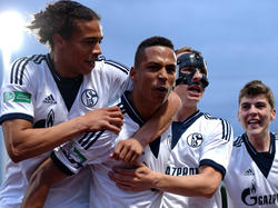 Thilo Kehrer (M.) soll den Sprung zu den Profis schaffen
