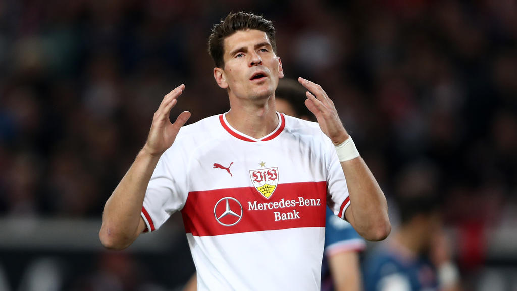 Mario Gomez kann es nicht fassen
