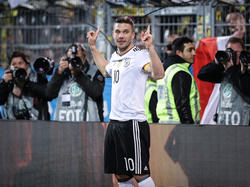 Lukas Podolski erzielte sein zwölftes Tor des Monats im DFB-Dress
