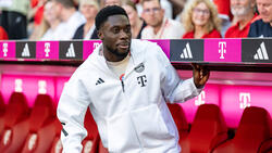 Alphonso Davies war lange mit einem Abschied vom FC Bayern in Verbindung gebracht worden