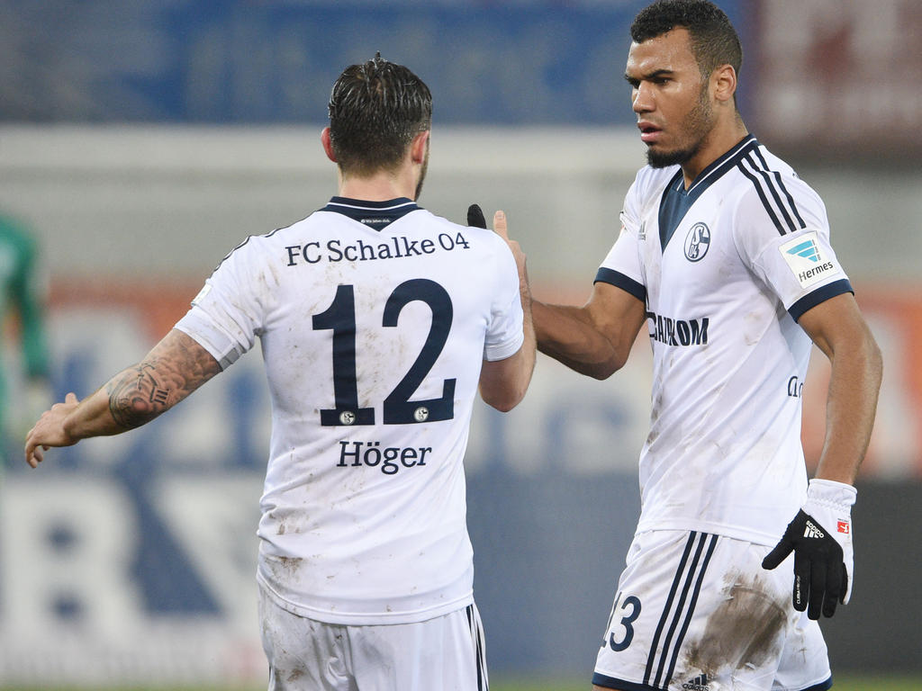 Schalkes Eric Maxim Choupo-Moting (r.) feiert seinen Ausgleichstreffer mit Marco Höger