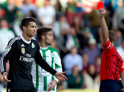 Cristiano Ronaldo fliegt gegen Cordoba mit Rot vom Platz.