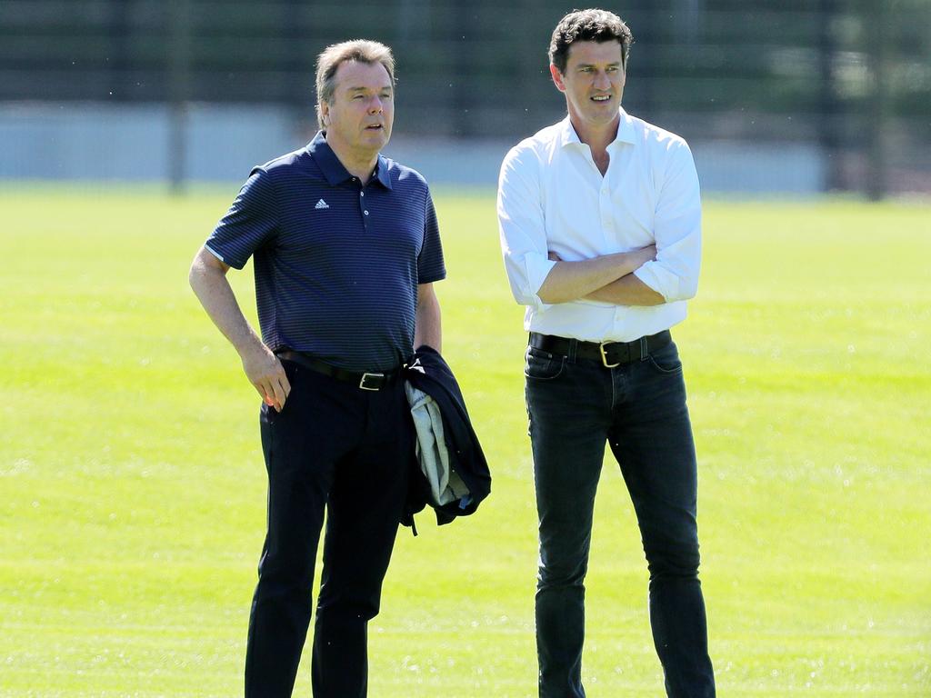 Heribert Bruchhagen (l.) an der Seite von Sportdirektor Jens Todt Heribert Bruchhagen (l.) an der Seite von Sportdirektor Jens Todt