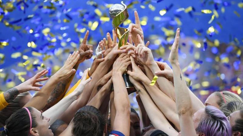 FIFA-Präsident Gianni Infantino hat mehr Preisgeld für den Frauenfußball in Aussicht gestellt