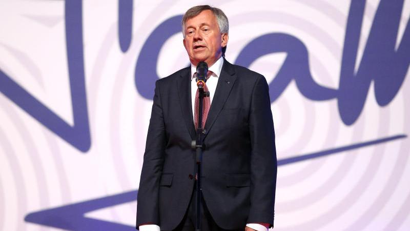Michael Wiederer ist der Präsident der Europäischen Handball-Föderation Michael Wiederer ist der Präsident der Europäischen Handball-Föderation