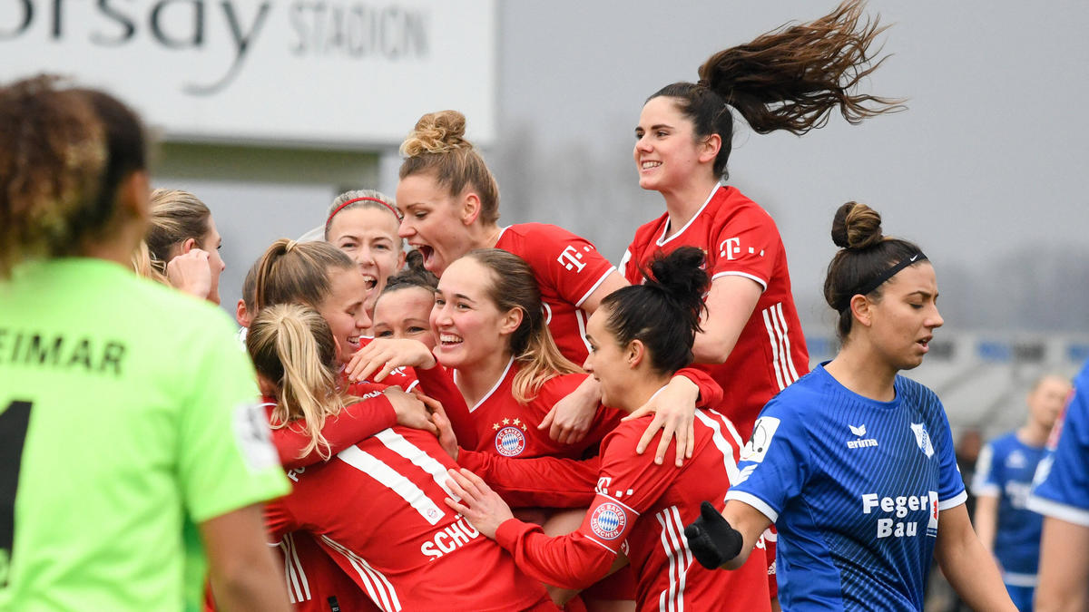 Frauen Bundesliga Fc Bayern Feiert Zwolften Sieg Im Zwolften Spiel