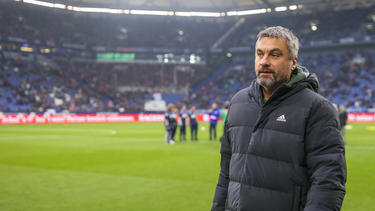 Der FC Schalke 04 will im Fall eines Abstiegs an Trainer Thomas Reis festhalten