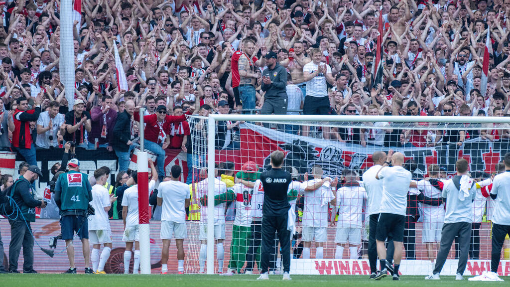 Nach dem Heimsieg gegen den FC Bayern gab es für Sebastian Hoeneß kein Halten mehr