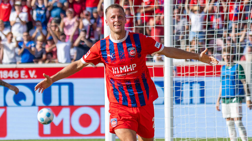 Der 1. FC Heidenheim ist an die Bundesliga-Spitze gestürmt Der 1. FC Heidenheim ist an die Bundesliga-Spitze gestürmt