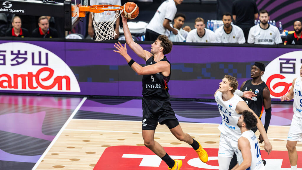 Deutschland steht bei der Basketball-EM im Achtelfinale