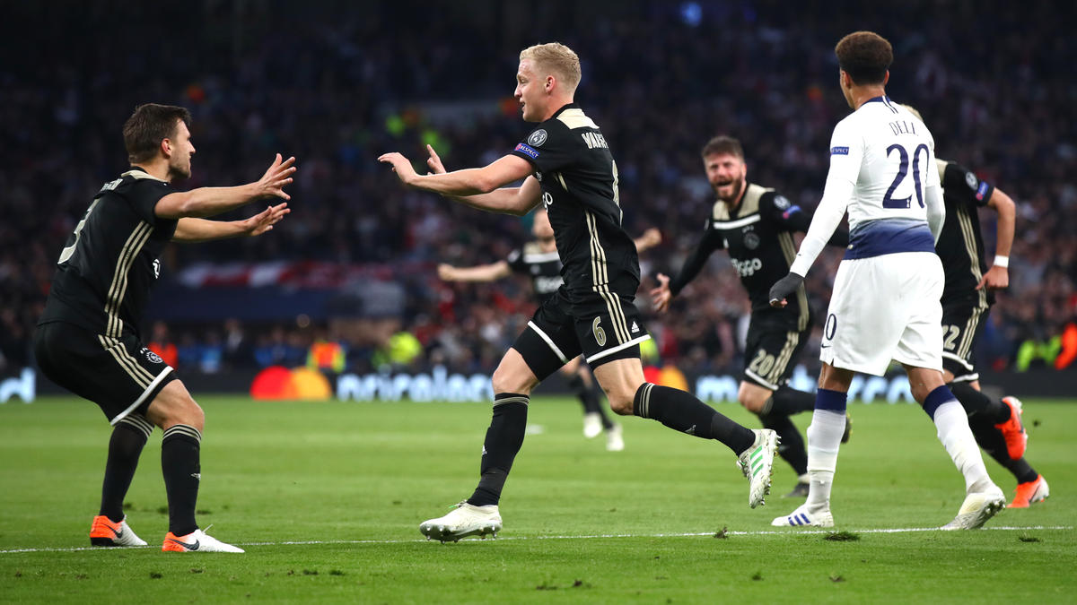 Donny van de Beek erzielte in London das Tor des Tages Donny van de Beek erzielte in London das Tor des Tages