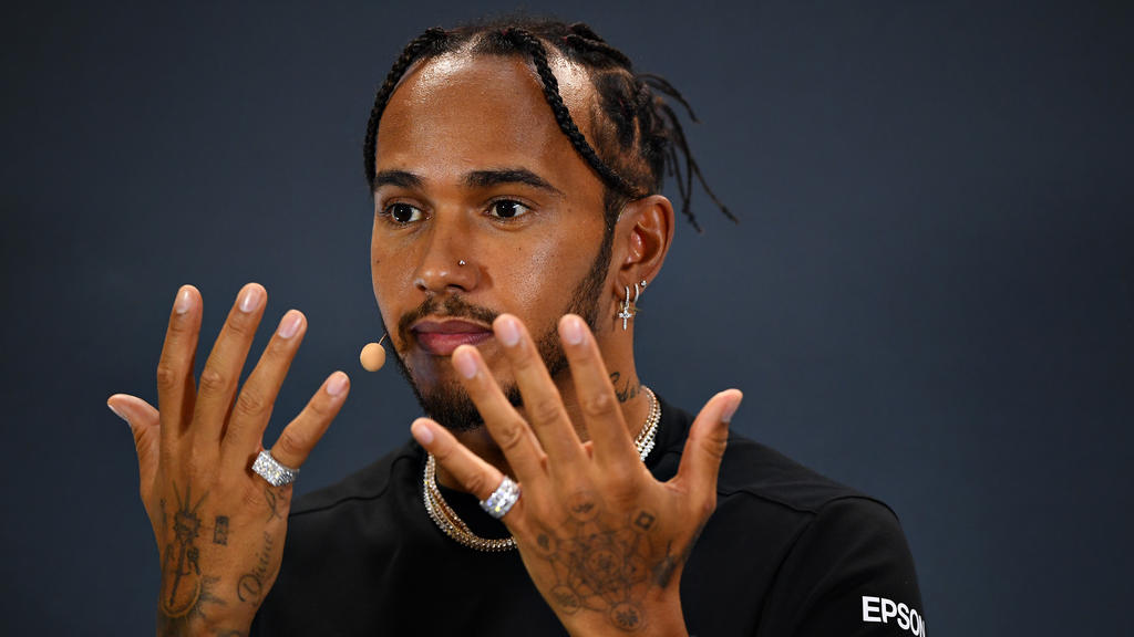 Lewis Hamilton kassiert nach dem ersten Training in Singapur eine Strafe Lewis Hamilton kassiert nach dem ersten Training in Singapur eine Strafe