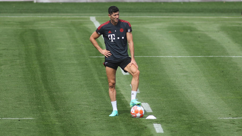 Robert Lewandowski ist amtierender Weltfußballer Robert Lewandowski ist amtierender Weltfußballer
