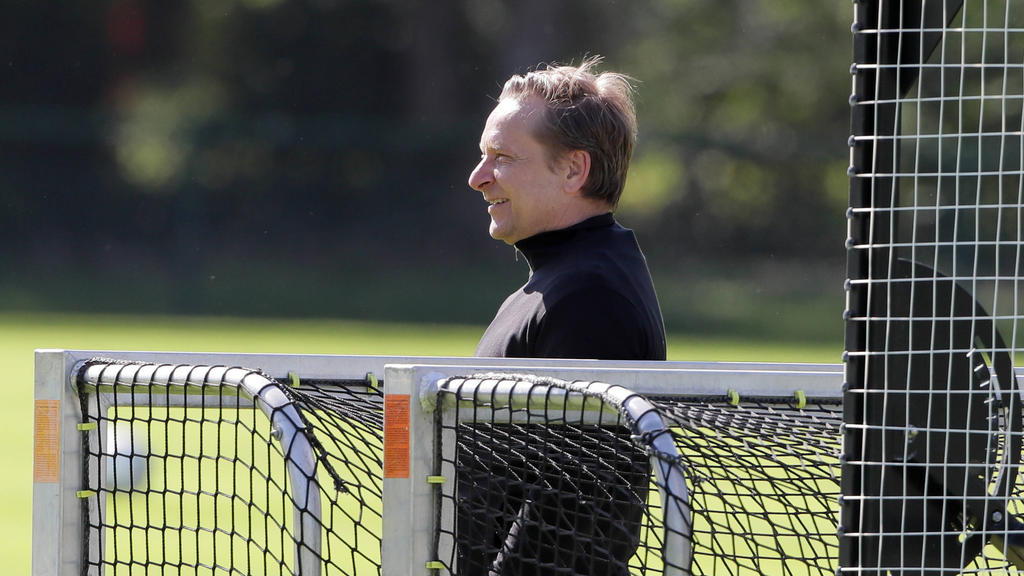 Kann sich Gehaltsobergrenzen im Fußball europaweit vorstellen: Horst Heldt, Sportchef vom 1. FC Köln Kann sich Gehaltsobergrenzen im Fußball europaweit vorstellen: Horst Heldt, Sportchef vom 1. FC Köln