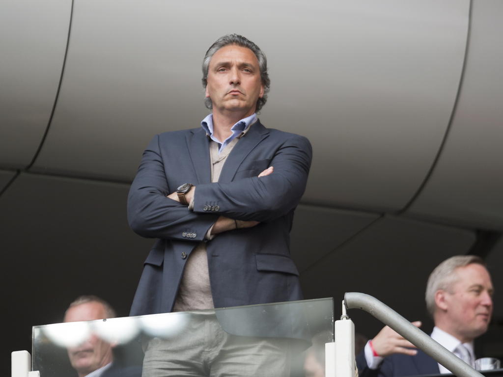 Robert Maaskant moet het duel tussen Ajax en NAC vanaf de tribune toekijken. Hij is namelijk geschorst. (19-04-2015)