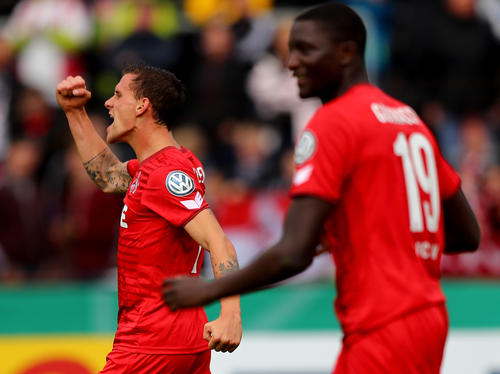 Simon Zoller (li.) und der 1. FC Köln haben sich im Pokal keine Blöße gegeben