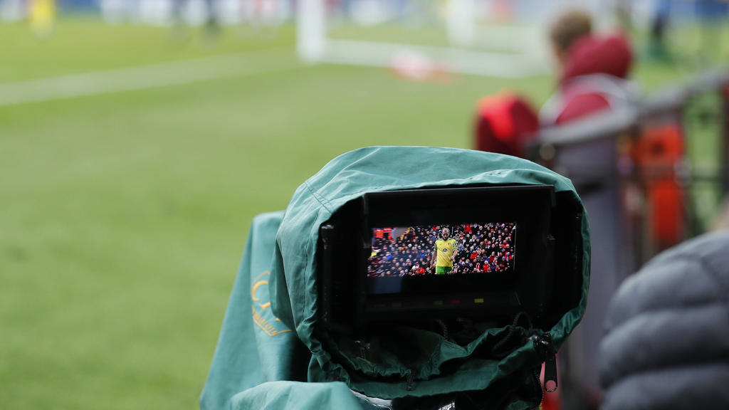 Premier League TV rights deal in Russia 'under review'