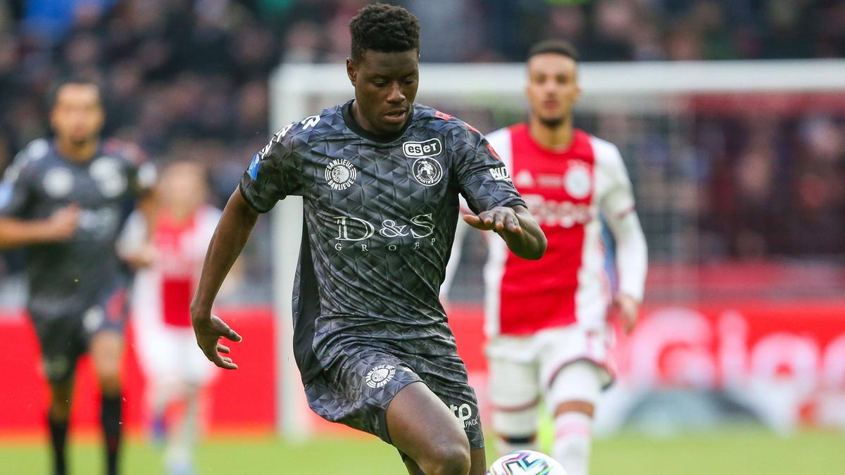 Ragnar Ache verstärkt Eintracht Frankfurt zur neuen Saison Ragnar Ache verstärkt Eintracht Frankfurt zur neuen Saison