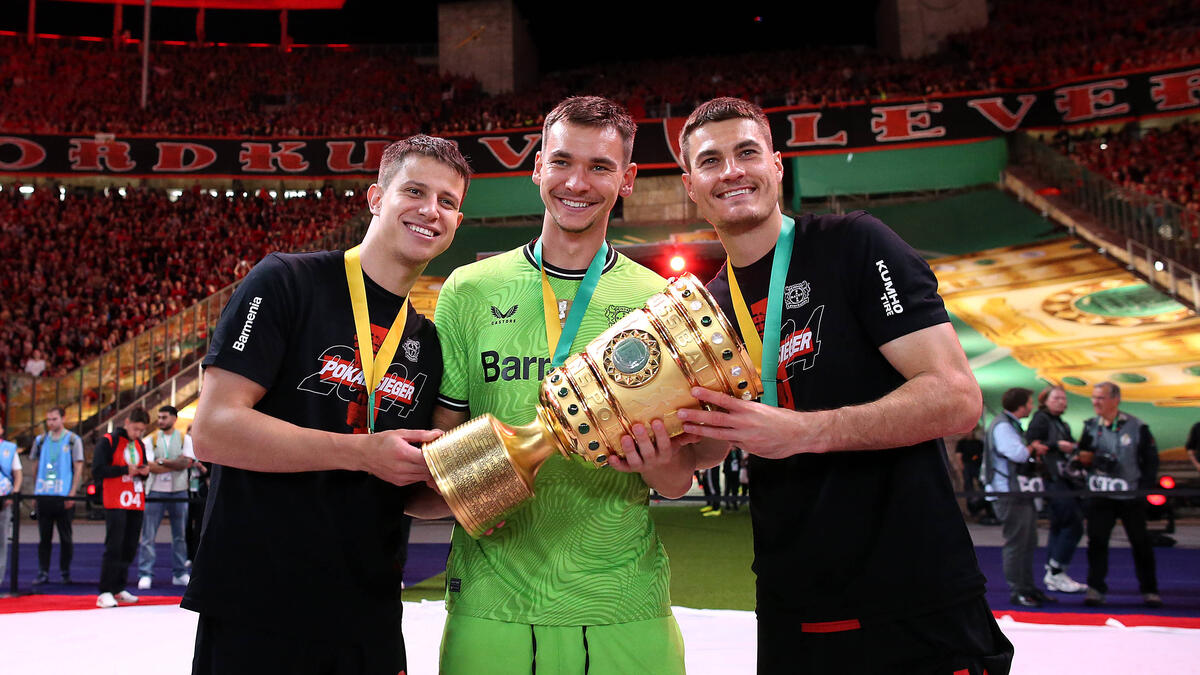 Adam Hlozek (l.) rõ ràng có tên trong danh sách tại VfB Stuttgart