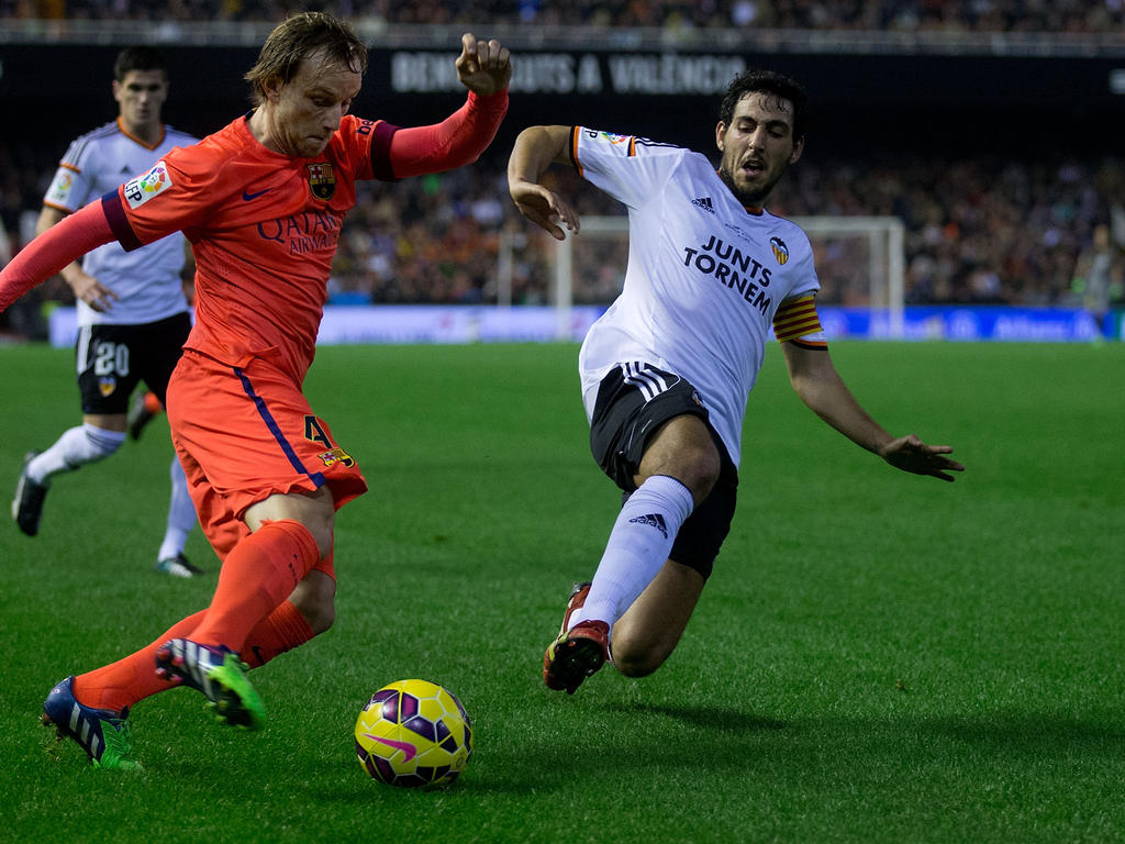 Parejo (re.) bleibt Valencia weiterhin treu