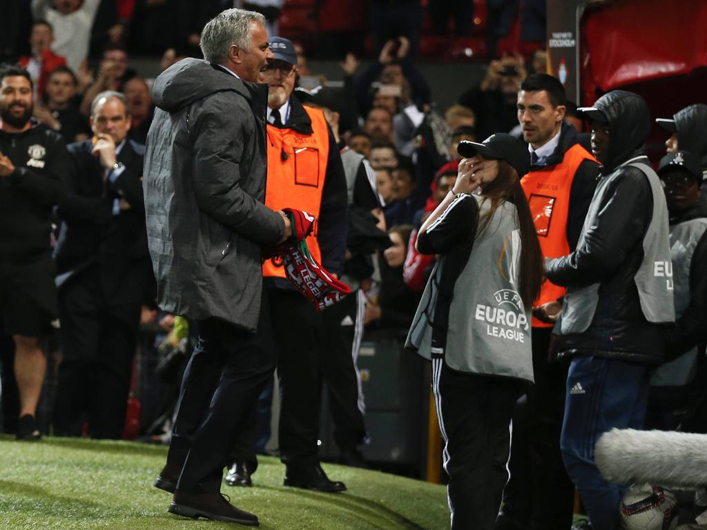 José Mourinho jubelt mit den Fans