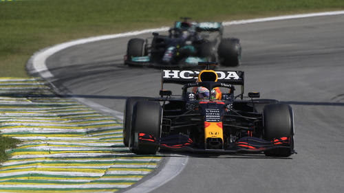 Max Verstappen und Lewis Hamilton kämpfen in der Formel 1 um den Titel