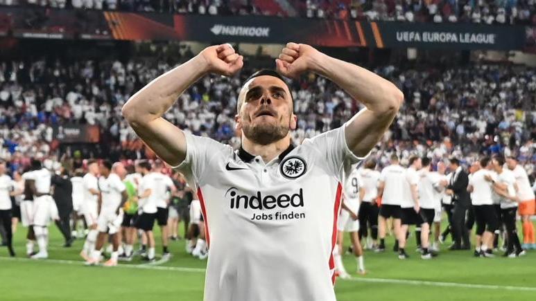 Noch steht Filip Kostic bei Eintracht Frankfurt unter Vertrag