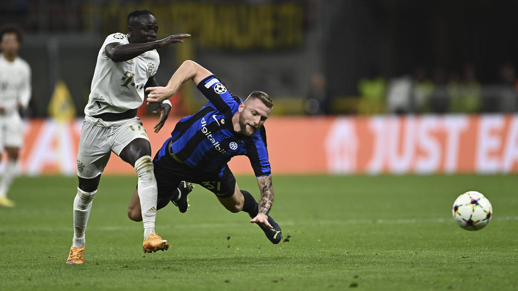 Sadio Mané (l.) hatte gegen Inter Mailand einen schweren Stand Sadio Mané (l.) hatte gegen Inter Mailand einen schweren Stand