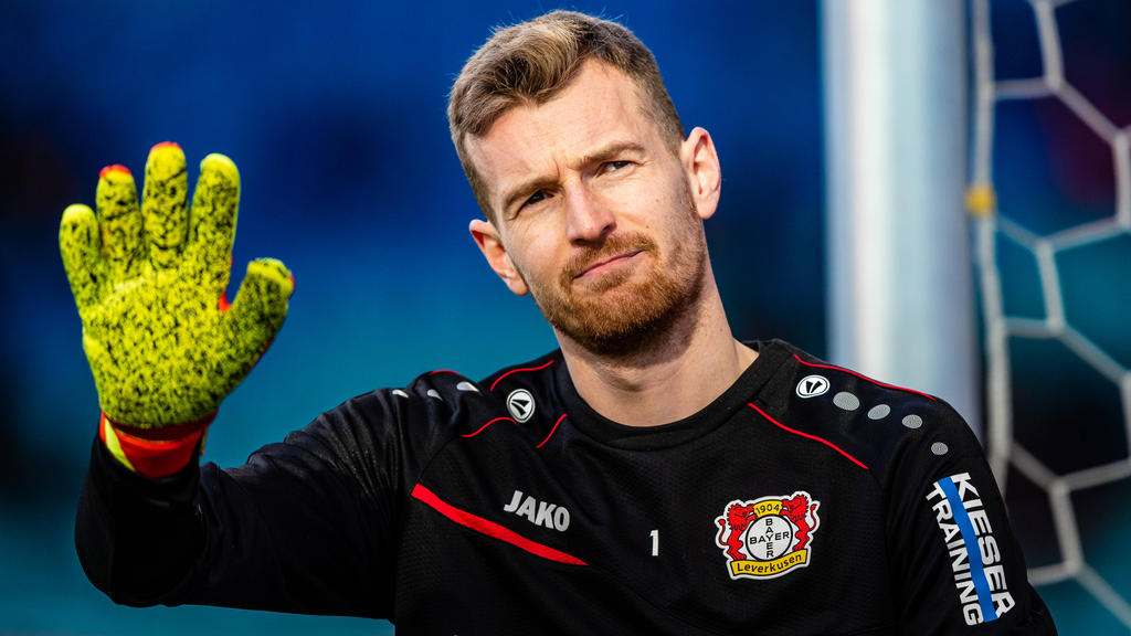 Leverkusens Torwart Lukas Hradecky warnt vor dem Gebrauch von Kraftausdrücken bei Geisterspielen