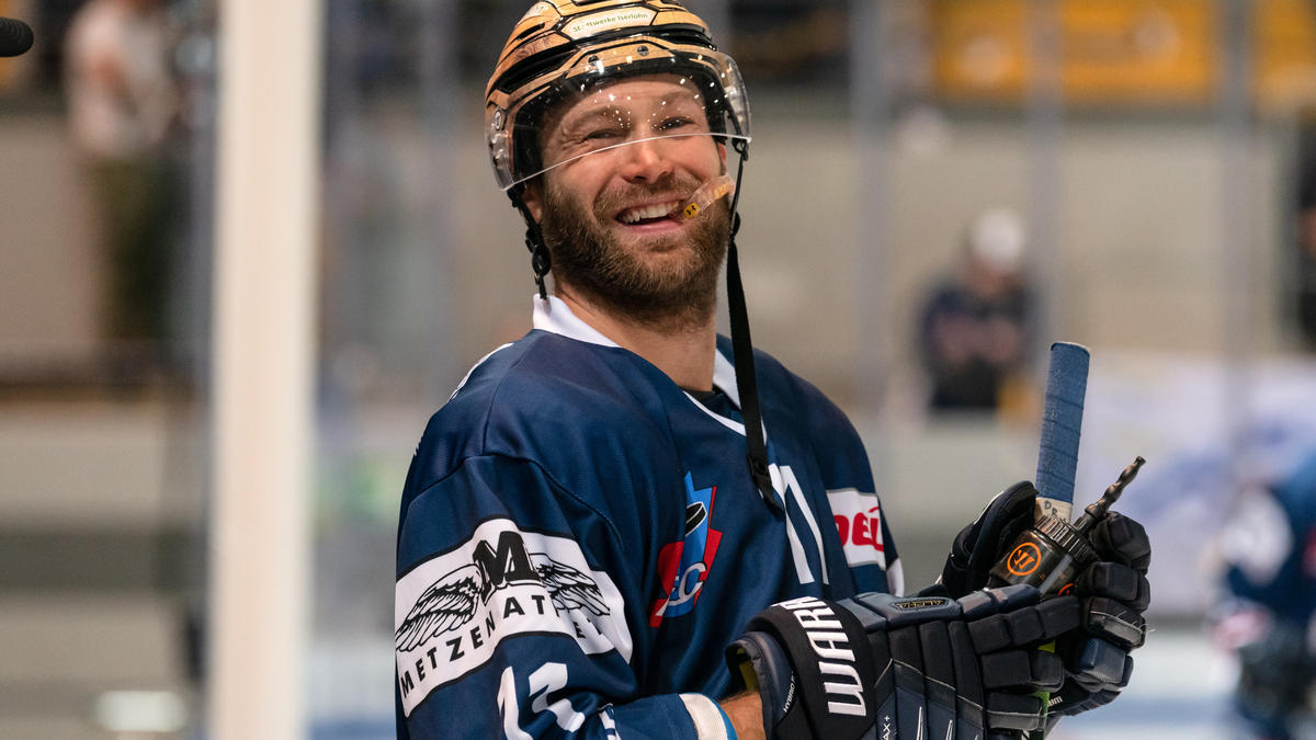 Mike Hoeffel verlängert bei den Iserlohn Roosters Mike Hoeffel verlängert bei den Iserlohn Roosters