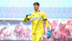 Traf in dieser Saison zweimal auf den BVB: Gregor Kobel (r.) vom VfB Stuttgart
