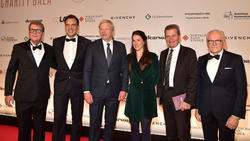 Ex-Bayern-Boss Oliver Kahn (3.v.l.) bei einer Charity Gala in Berlin