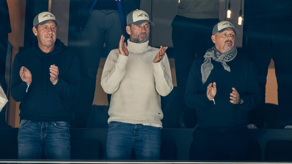 Puck statt Ball: Jürgen Klopp besuchte am Freitag ein Eishockey-Spiel in München