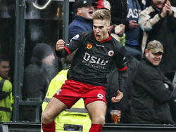 Tom van Weert schreeuwt het uit na het maken van de 0-1 in De Kuip. Daarmee zet hij Excelsior op voorsprong tijdens de Rotterdamse derby. (22-02-2015) 